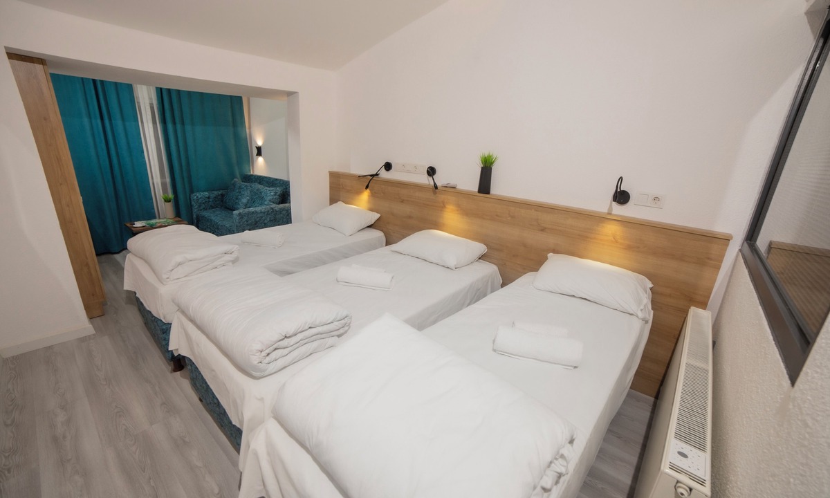 Burhaniye Bed & Breakfast | Blue Topas Otel