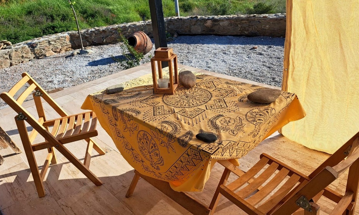 Karaburun Apartment | Peaceful Stone House with Nature View in Karaburun