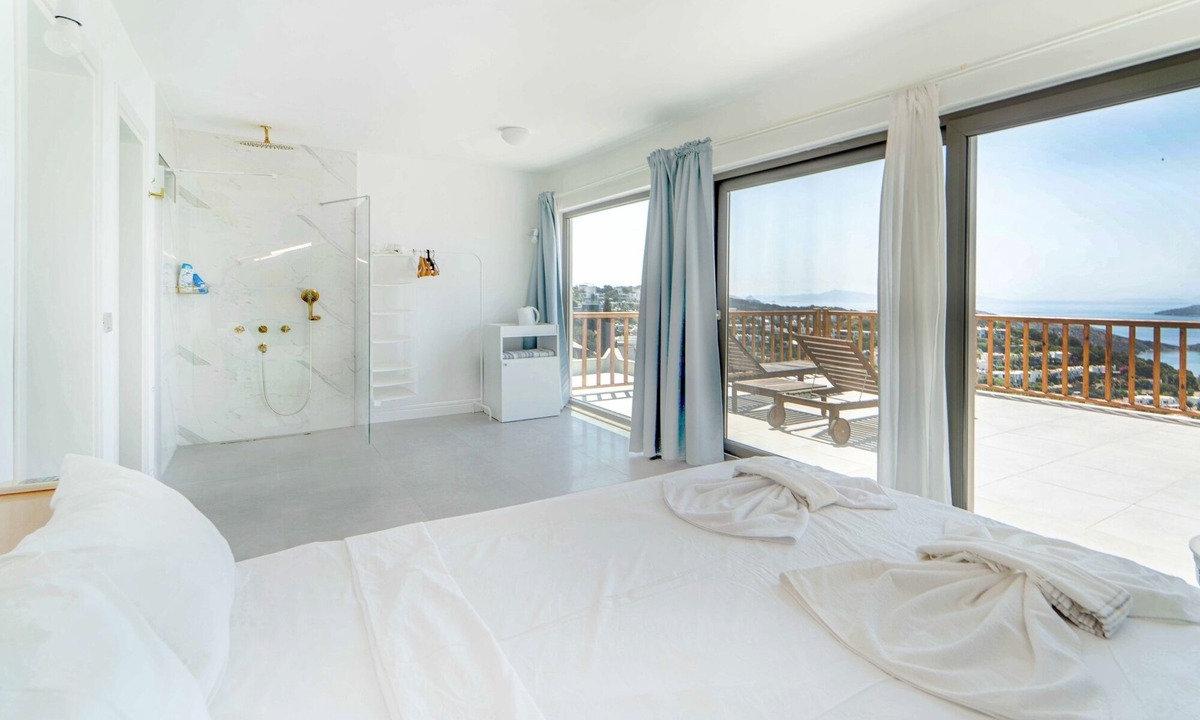 Koyunbaba Villa | Sea Duplex Villa with Terrace 3 min to Beach