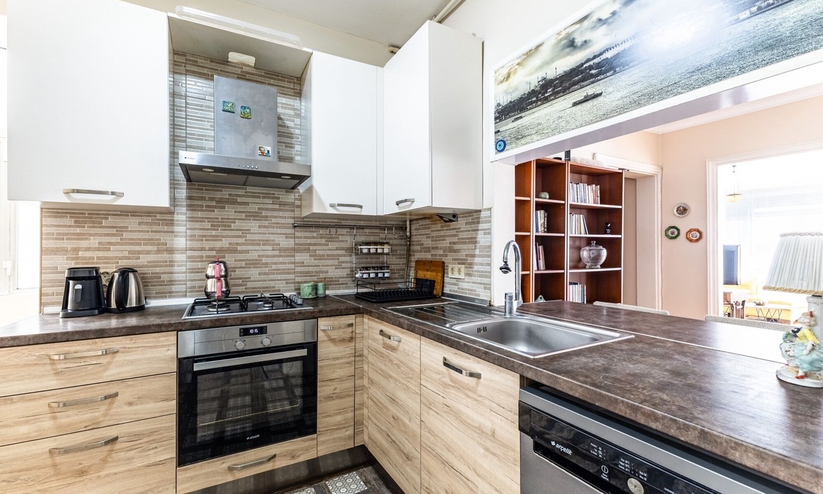 Moda Apartment | Spacious Flat w Balcony 3 min to Kadikoy Square