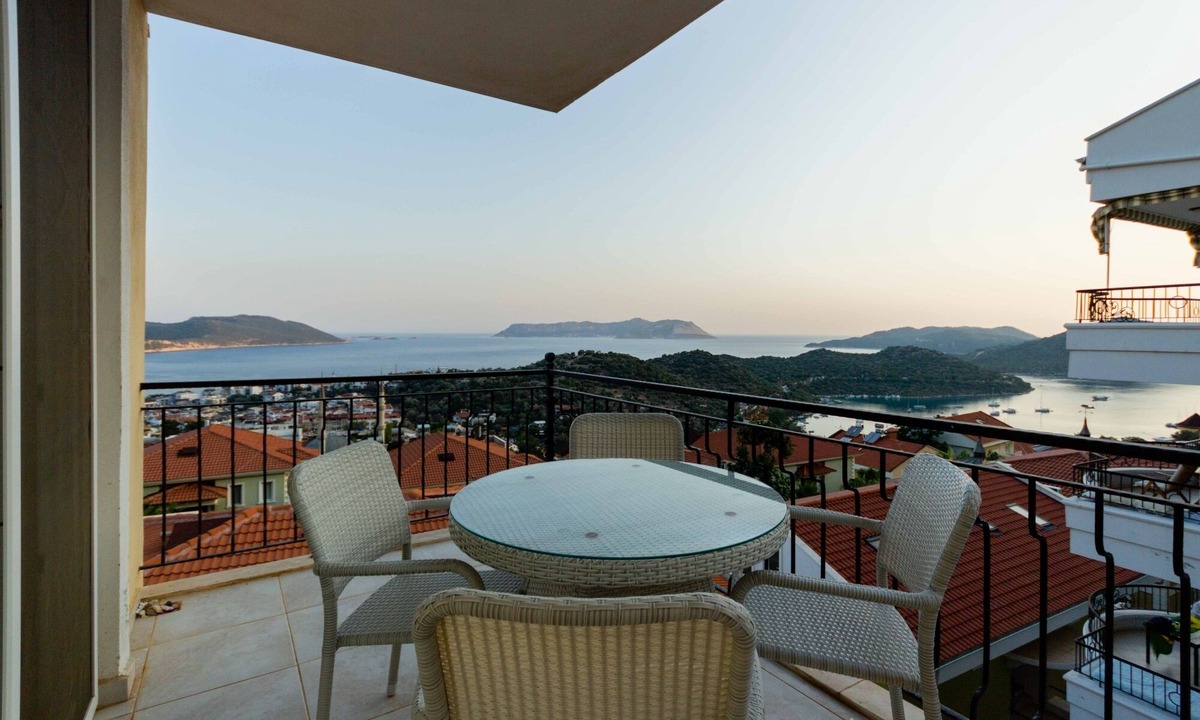 Kas Apartment | Sea View Flat 5 min to Ancient City in Kas