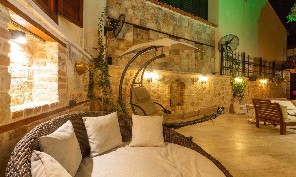 Kaleici Villa | Luxury Triplex Villa with Pool