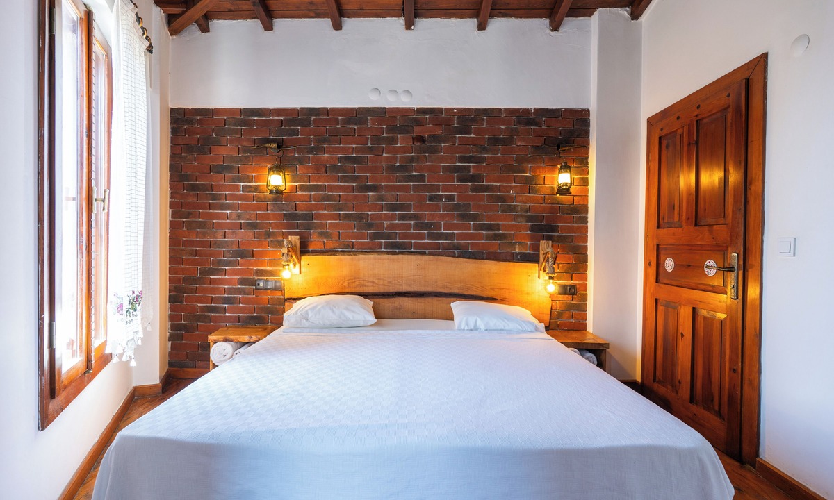 Selcuk House | Amazon Petite Palace