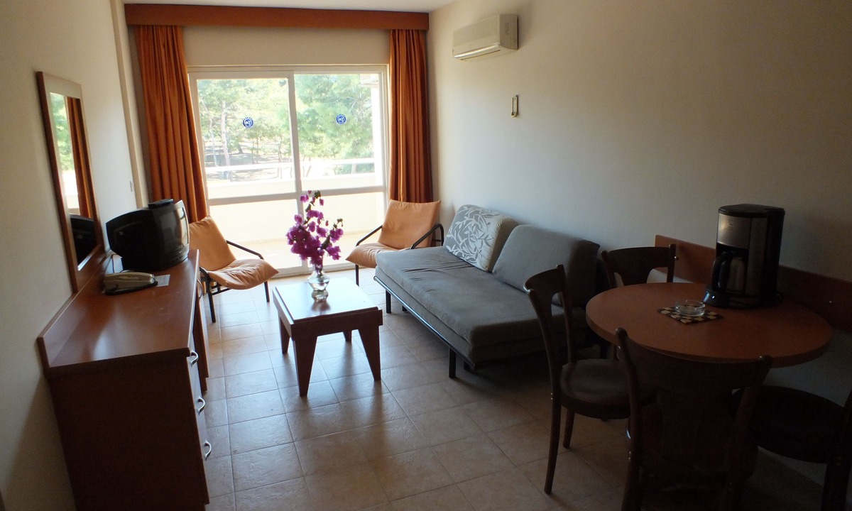 Kadnlar Denizi Mahallesi Resort | Tuntas Family Suites Kusadasi