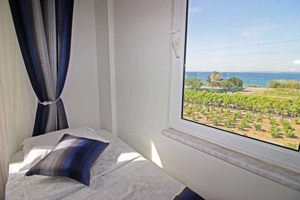 Bozcaada Hotel | Mylos Kipos Otel