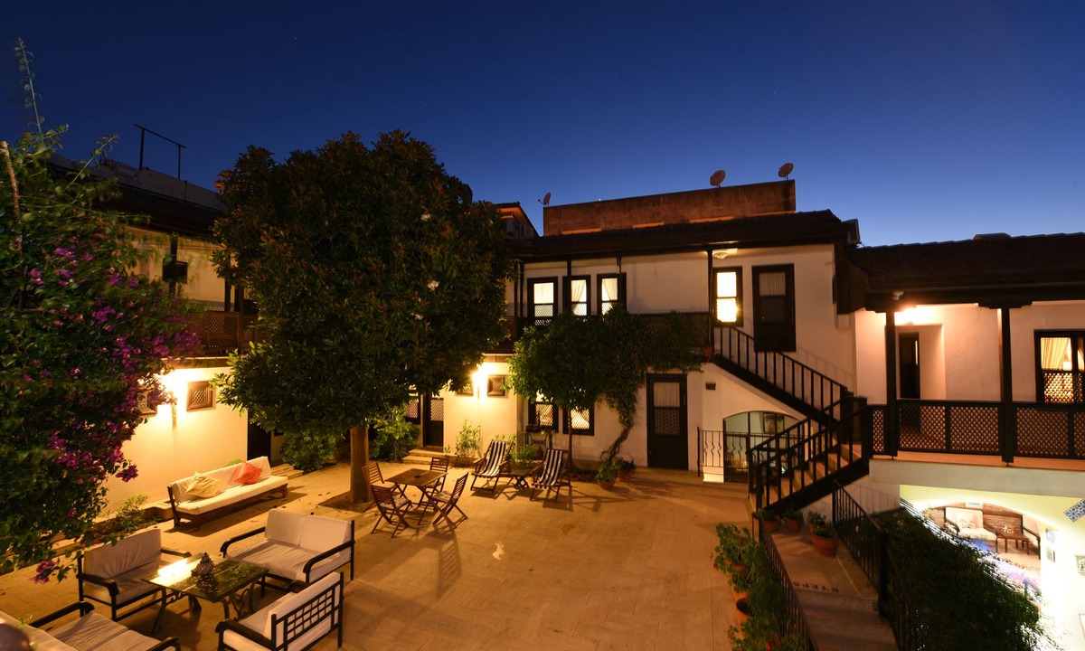 Kusadasi City Centre Hotel | Villa Konak Hotel