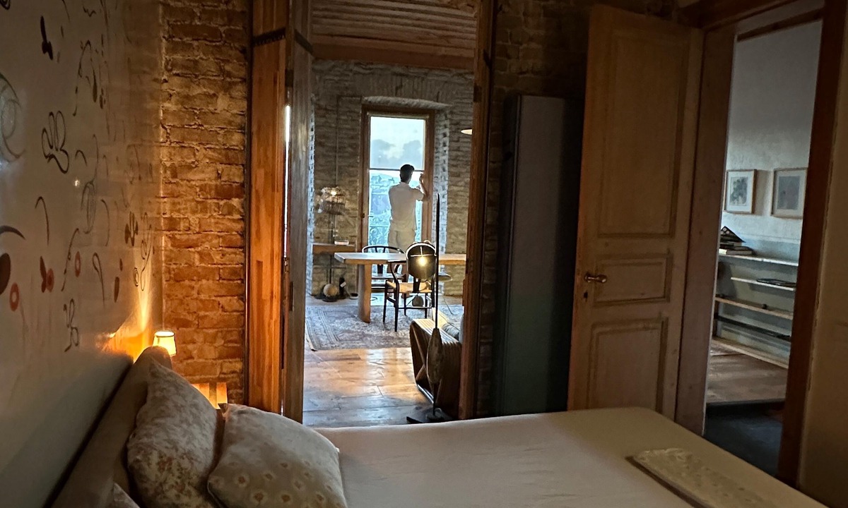 Tophane House | 2nd floor with balcony
