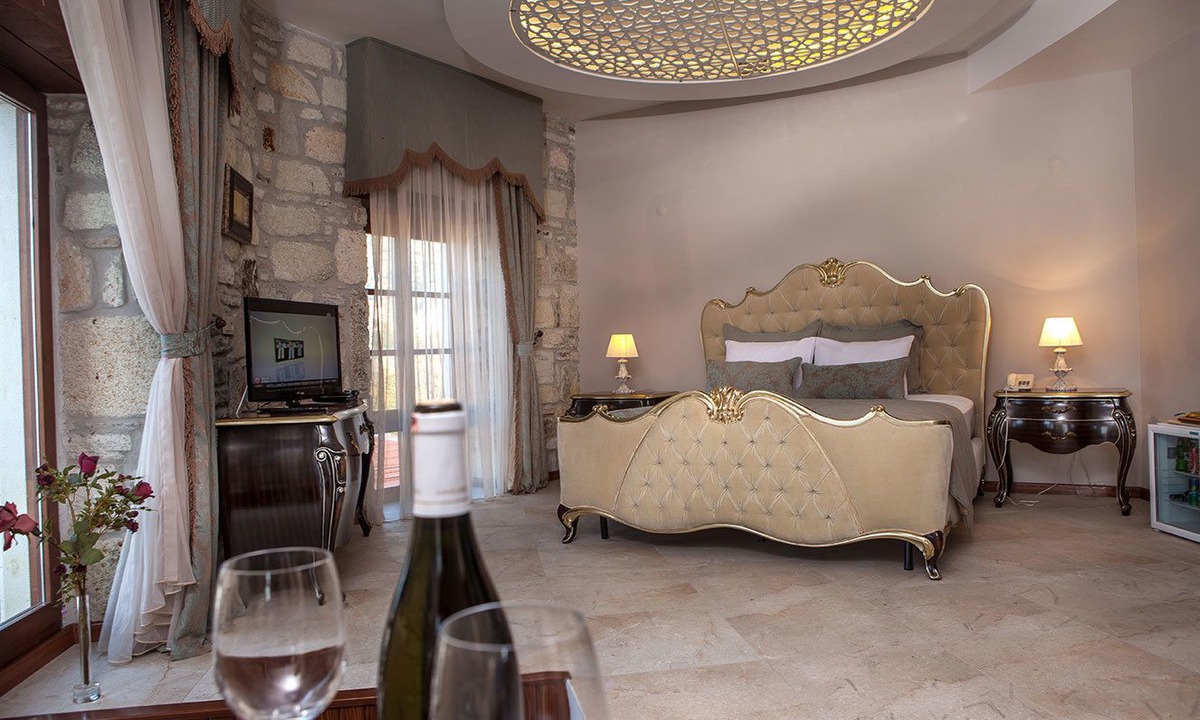 Yenifoca Hotel | La Petra Hotel - Special Class