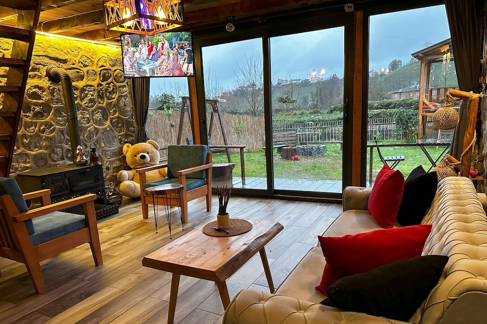 Pazar House | doğanın içinde geniş bahçesıyle jakuzı ve salıncak keyıfıyle huzurlu mustakil ye