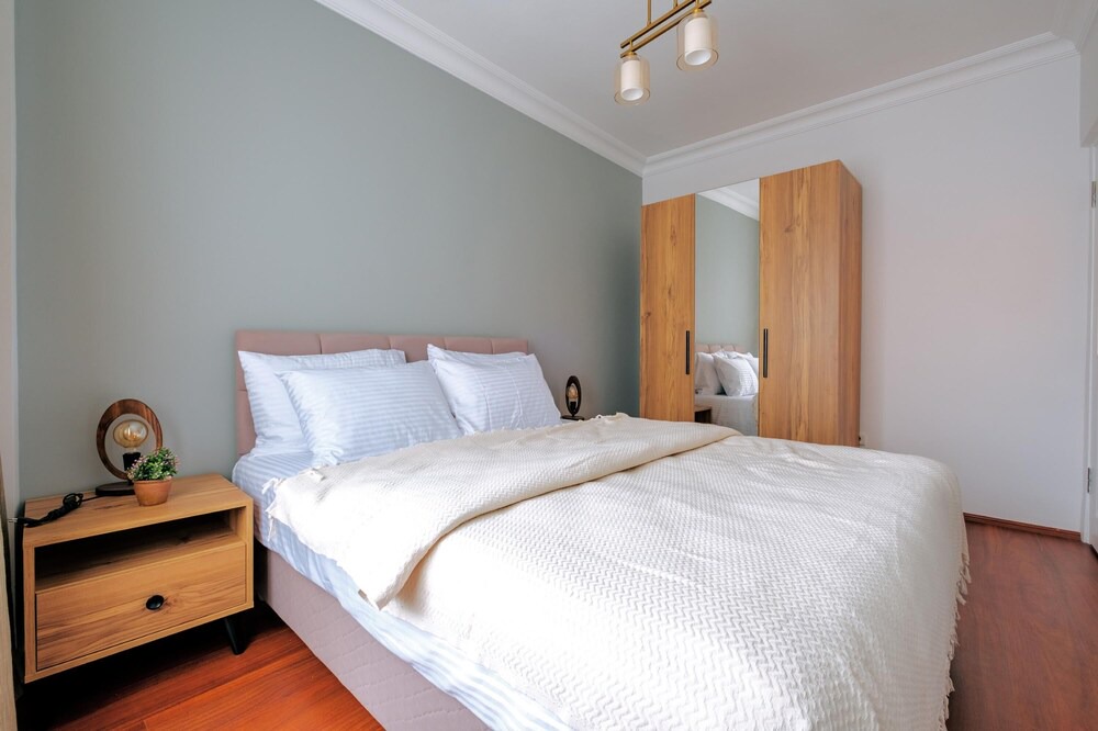Moda Apartment | Flat w Balcony 8 min to Kadikoy Square