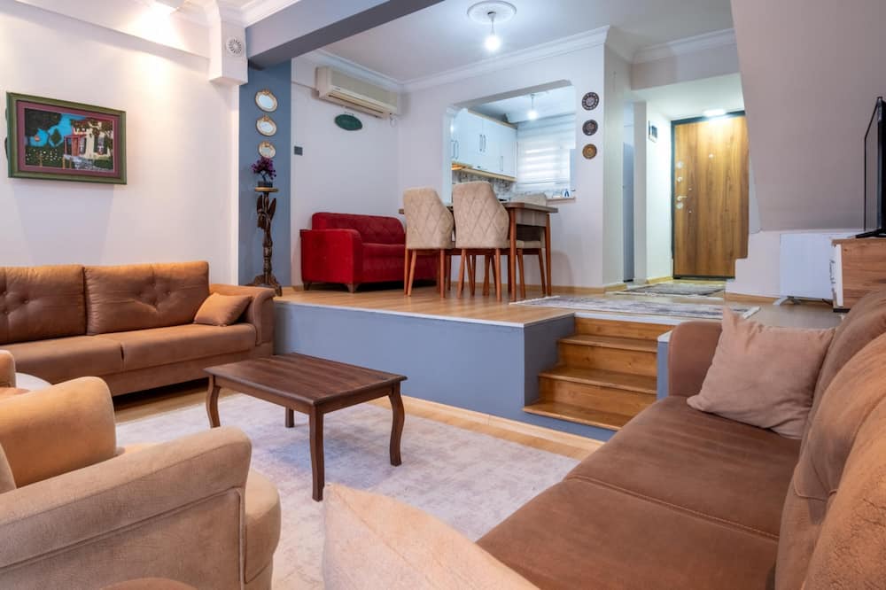 Kusadasi City Centre Villa | Duplex Villa w Sea View Terrace in Kusadasi
