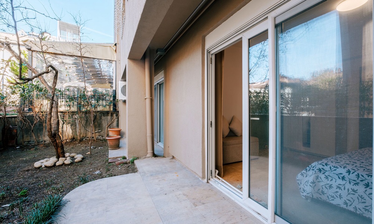 Esentepe Apartment | Central Flat w Garden 10 min to Metro and Zorlu