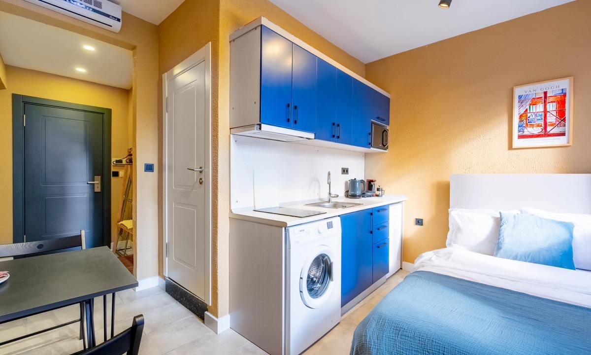 Fatih Apartment | Central, Furnished Studio 5 min to Coast in Fatih