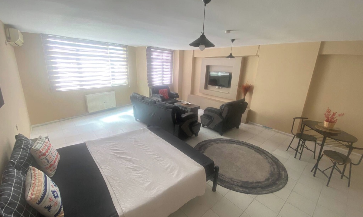 Pendik Apartment | Cozy 2-Bedroom Apartment in Pendik, Turkey - Pet Friendly