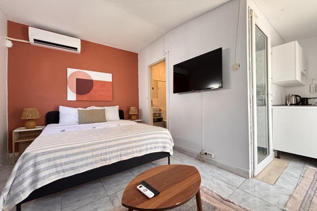 Cagaloglu Apartment | Modern Studio Private Terrace Historic Istanbul