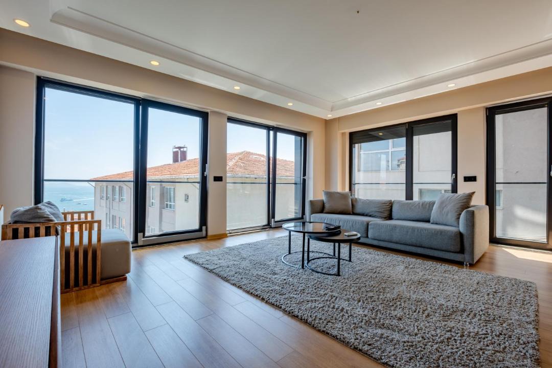Kabatas Apartment | One-Bedroom Family Suite in Managed Aparthotel - Bosphorus View in Central Location