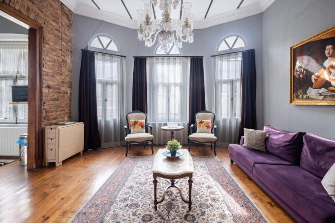 Galata Apartment | Grand Historic 3BD2Bath Galata Tower Pad! #408