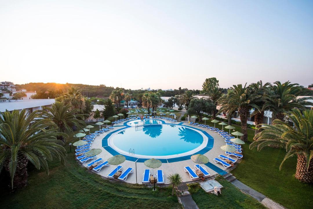 Altınyunus Mahallesi Apartment | Altin Yunus Apart Beach Plus