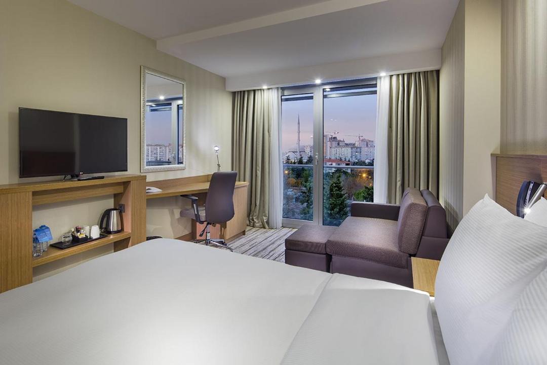 Bakırkoy Hotel | Hampton by Hilton Istanbul Atakoy