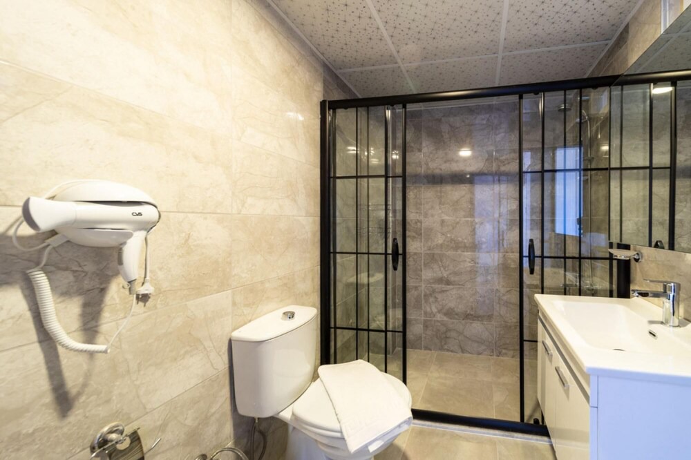 Photo of Bathroom in Kundu