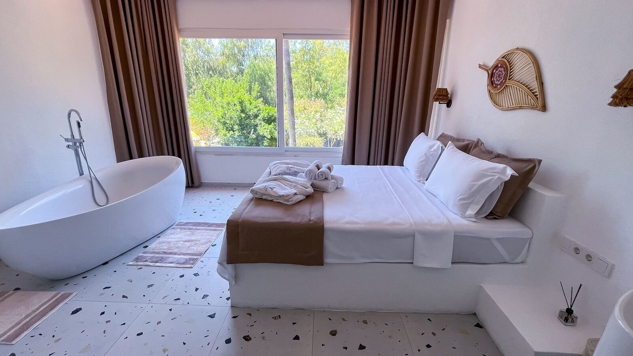 Photo of Bedroom in Avlana