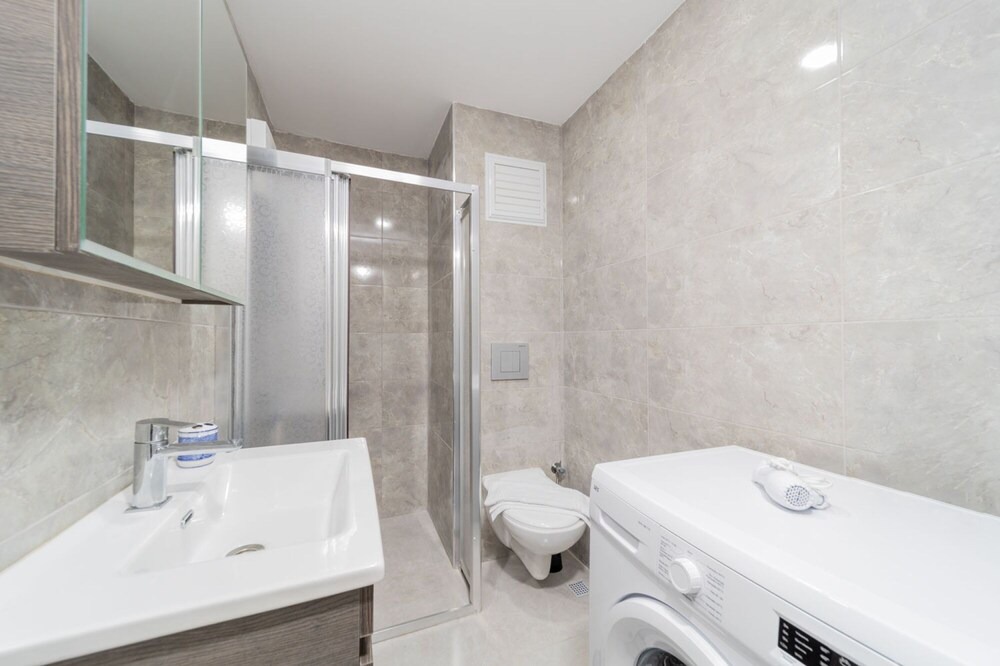 Photo of Bathroom in Kundu