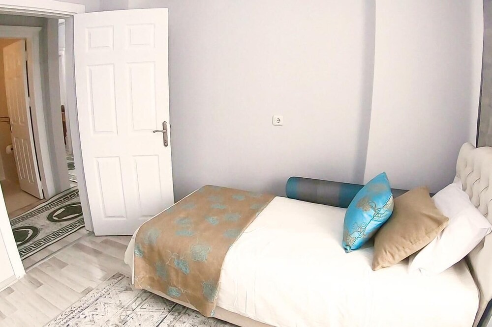 Photo of Bedroom in Kundu