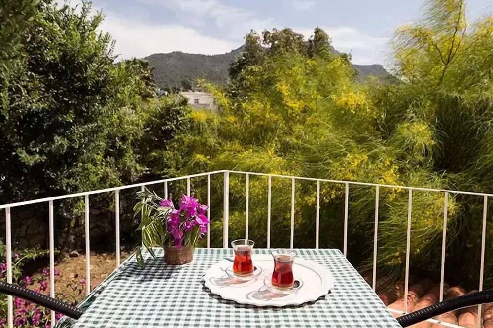 Photo of Patio Balcony in Golturkbuku