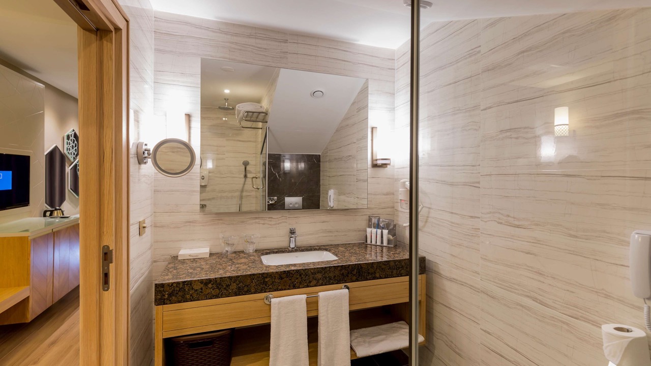 Photo of Bathroom in Kundu