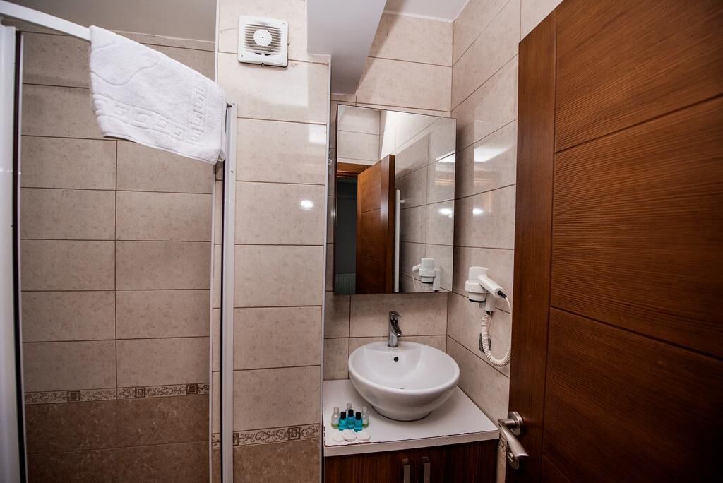 Photo of Bathroom in Old City