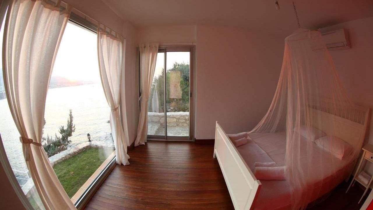 Photo of Bedroom in Karaburun