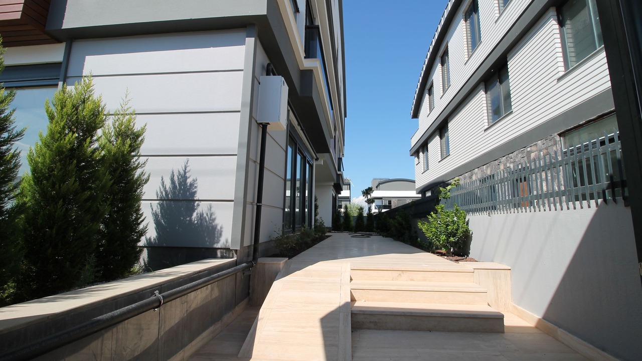 Photo of Outdoor in Lara