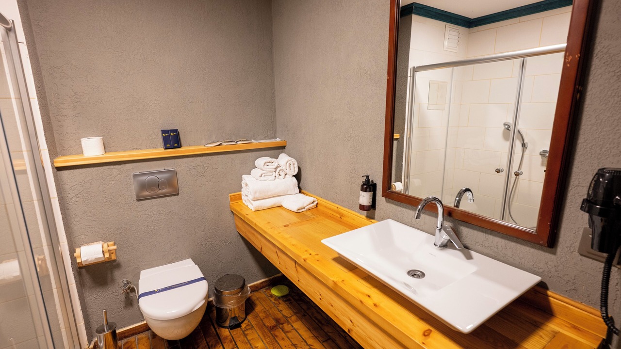 Photo of Bathroom in Dereli
