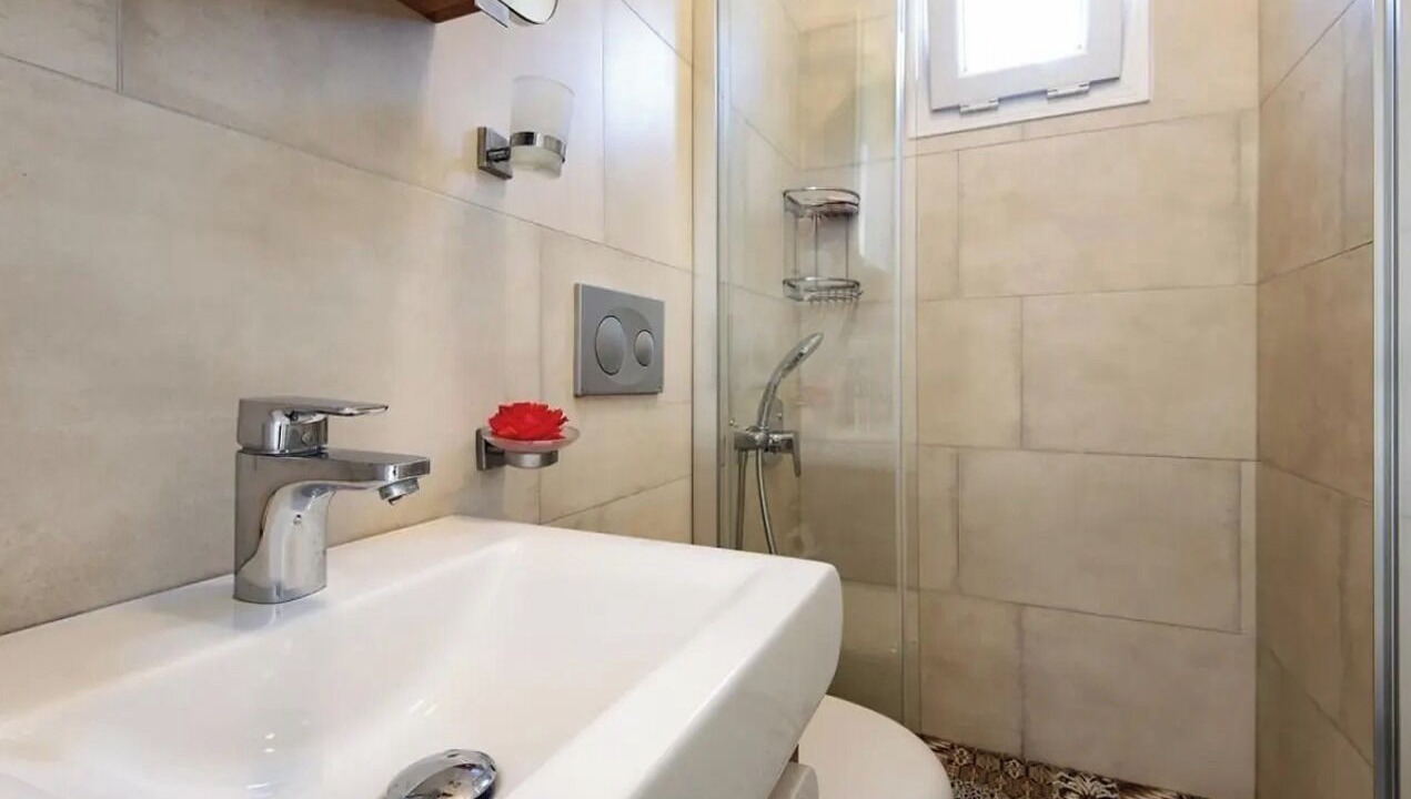 Photo of Bathroom in Keciler