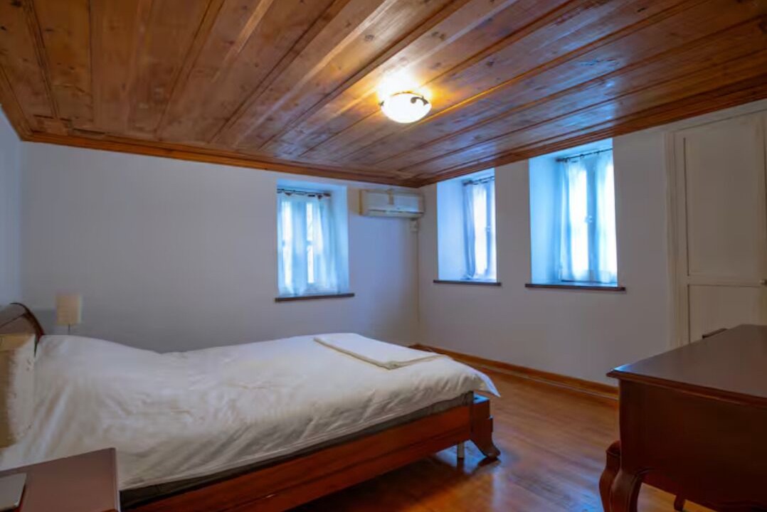 Photo of Bedroom in Yenifoca