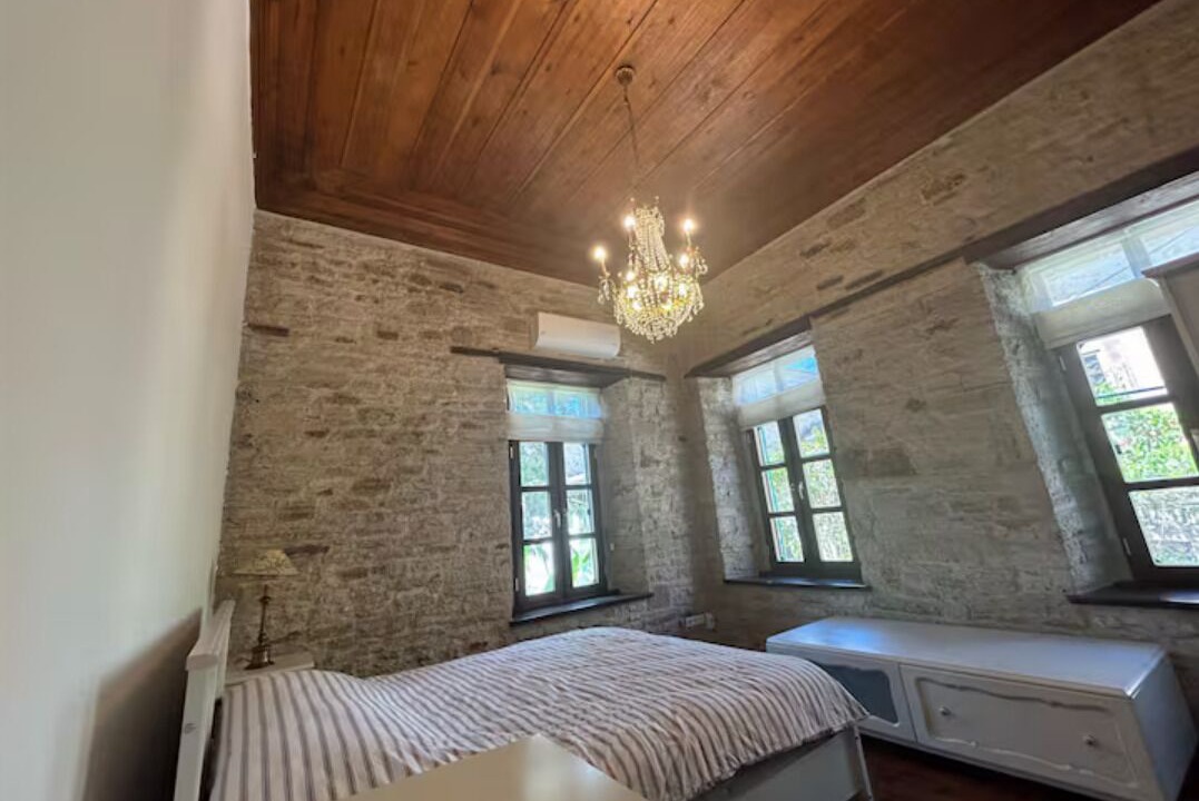 Photo of Bedroom in Yenifoca