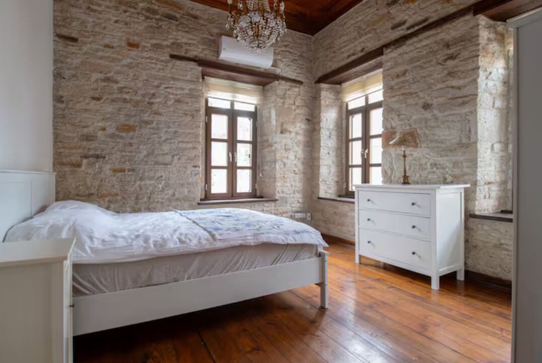 Photo of Bedroom in Yenifoca