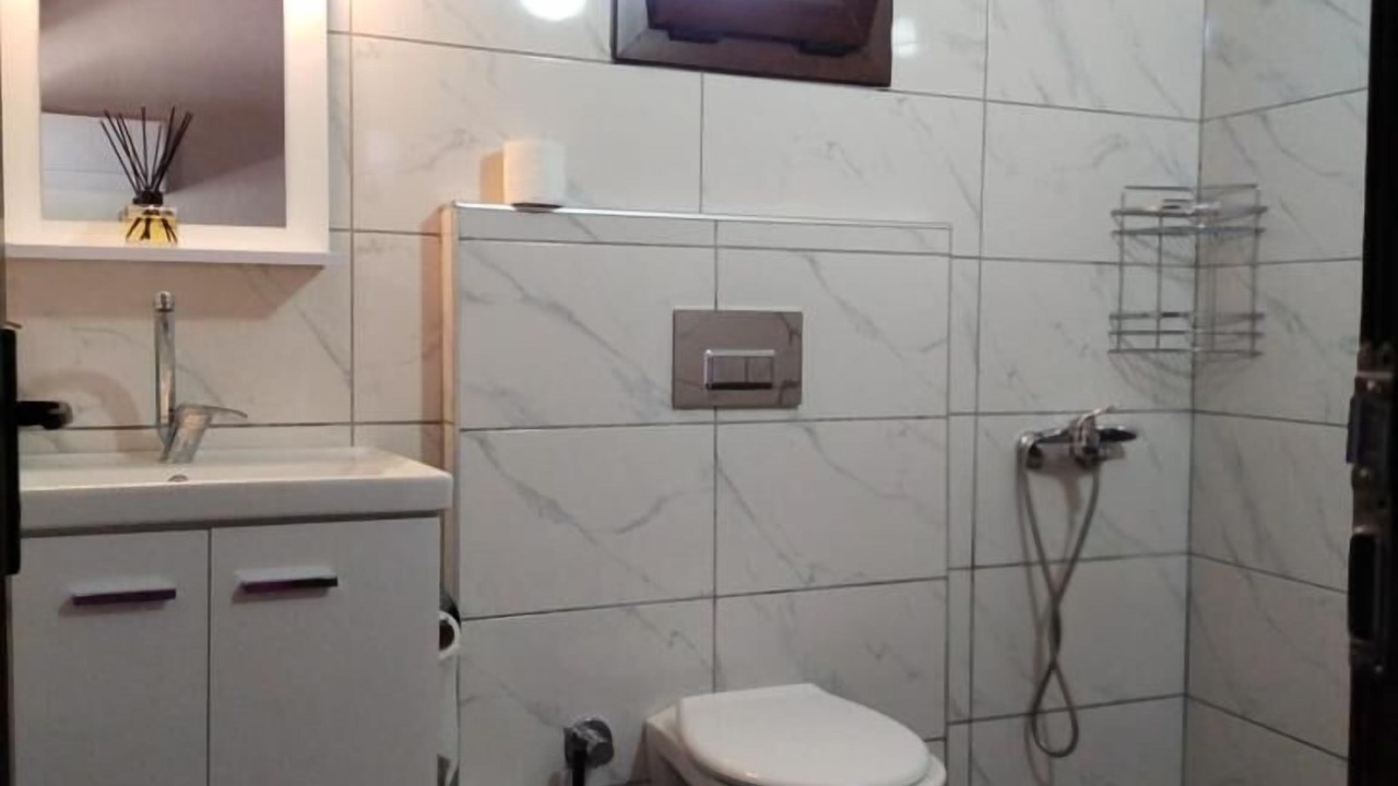 Photo of Bathroom in Oren