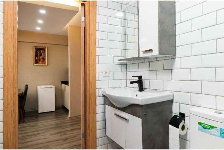 Photo of Bathroom in Old City