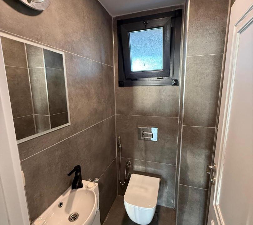 Photo of Bathroom in Of