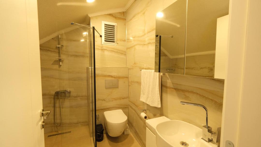 Photo of Bathroom in Cenger