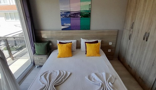 Deluxe Condo, Pool View