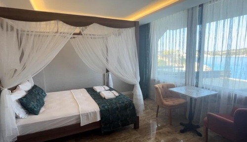 Comfort Double Room, 1 Bedroom, Partial Sea View