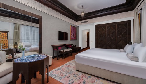 Comfort Club Room