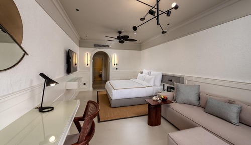 Pool Suite