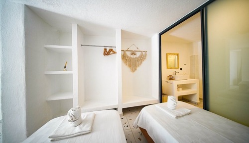 Deluxe Quadruple Room, Garden View