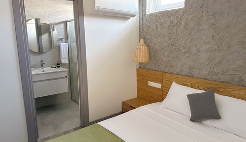 Economy Room, Basement