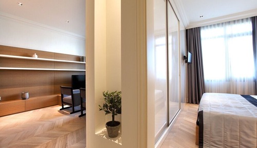 Luxury Suite