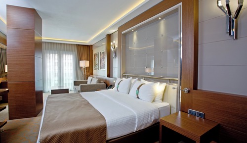 Suite, 1 King Bed, Smoking, Jetted Tub