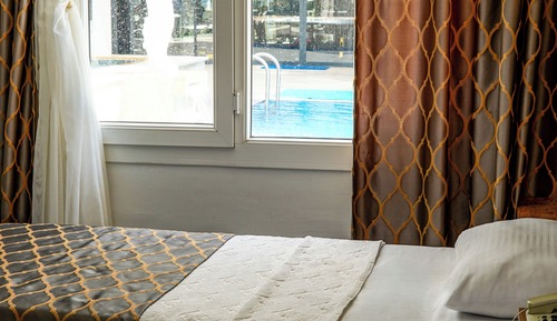 Standard Triple Room, Pool View